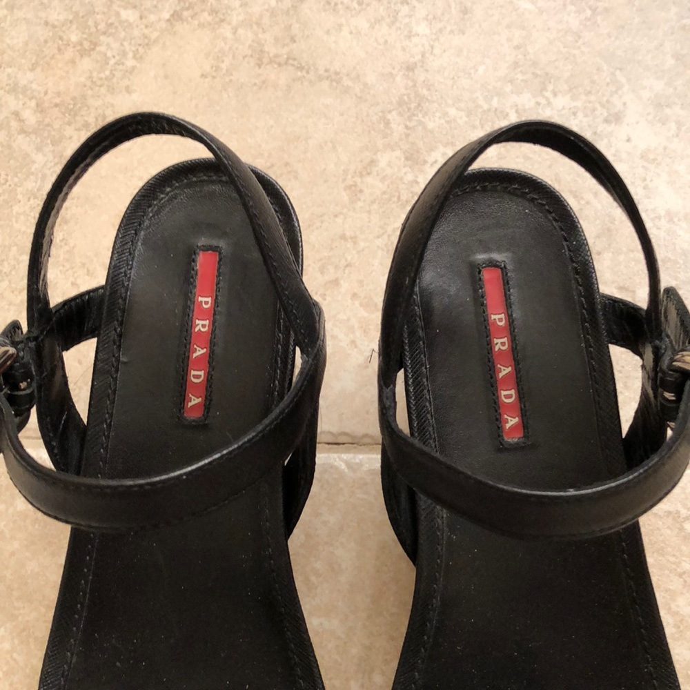 ✨HPx4!✨Prada Black Leather Wedge Sandals Size 38 - Picture 5 of 8